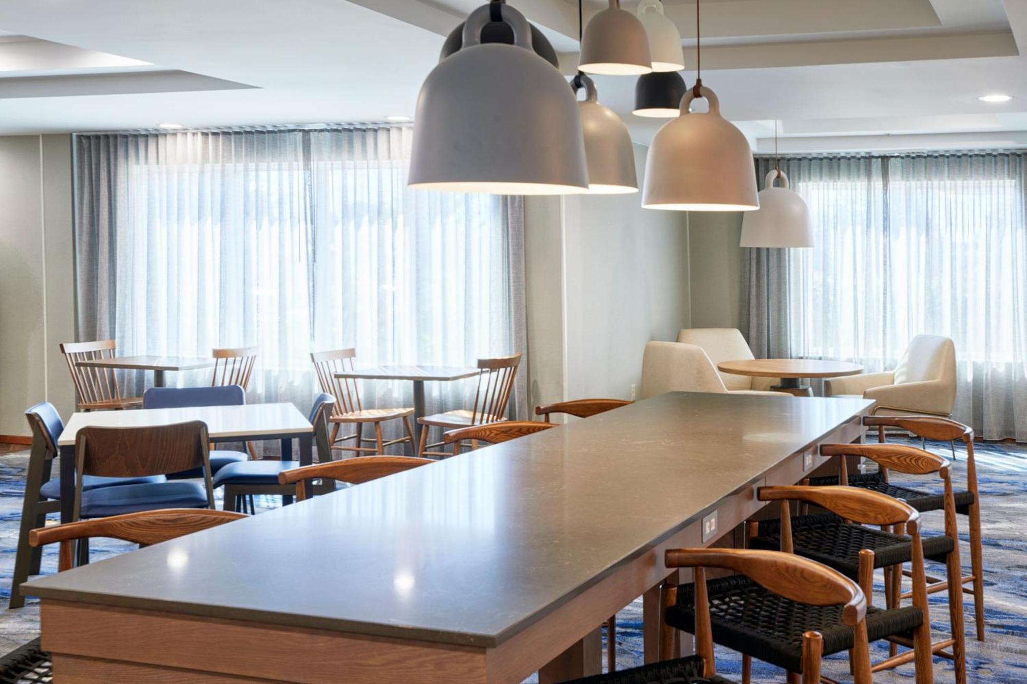 Fairfield Inn & Suites Μπέρλινγκτον Εξωτερικό φωτογραφία