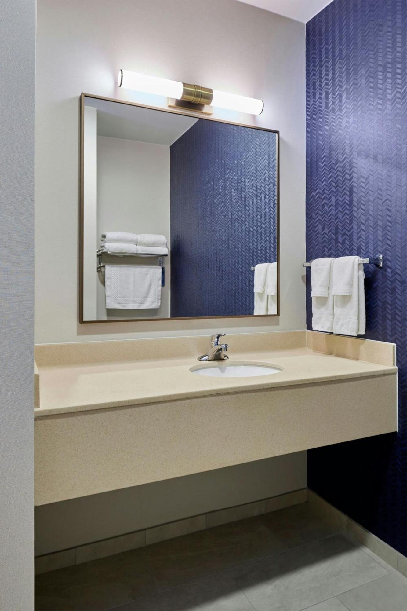 Fairfield Inn & Suites Μπέρλινγκτον Εξωτερικό φωτογραφία