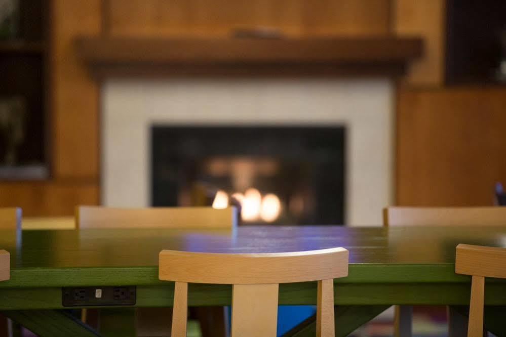 Fairfield Inn & Suites Μπέρλινγκτον Εξωτερικό φωτογραφία
