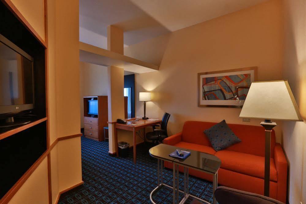 Fairfield Inn & Suites Μπέρλινγκτον Εξωτερικό φωτογραφία