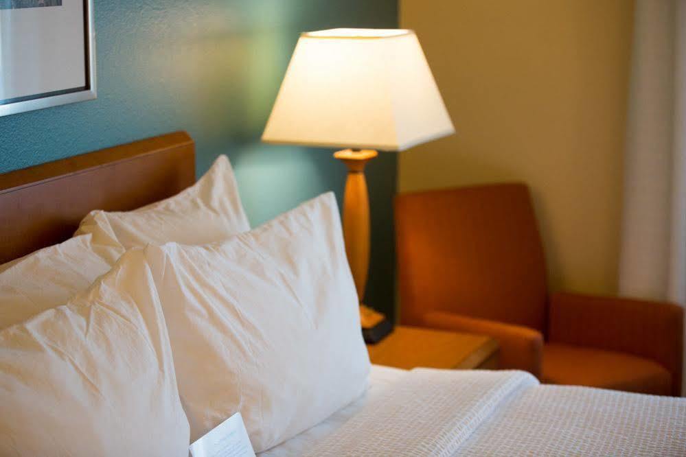 Fairfield Inn & Suites Μπέρλινγκτον Εξωτερικό φωτογραφία