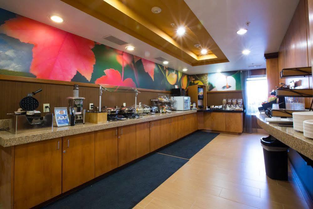 Fairfield Inn & Suites Μπέρλινγκτον Εξωτερικό φωτογραφία